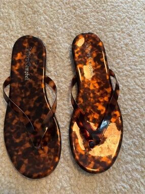 Jeffrey Campbell tortoise print thong sandals Sz 7.5
